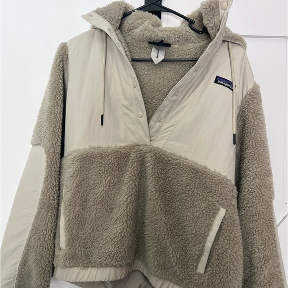 womens Patagonia Sherpa shell jacket - Picture 4 of 5